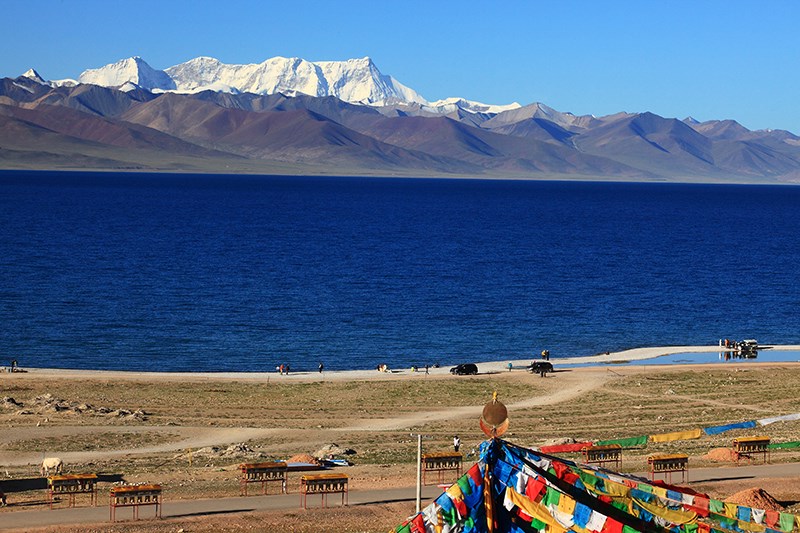Nam Tso and Nyenchentangla